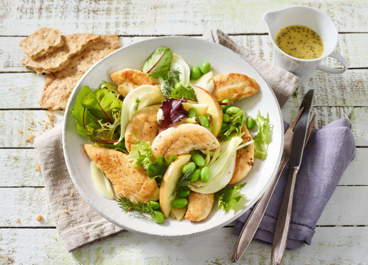 Hähnchen-Fenchel-Salat mit Apfel und Avocado - Deutsche Geflügelwirtschaft