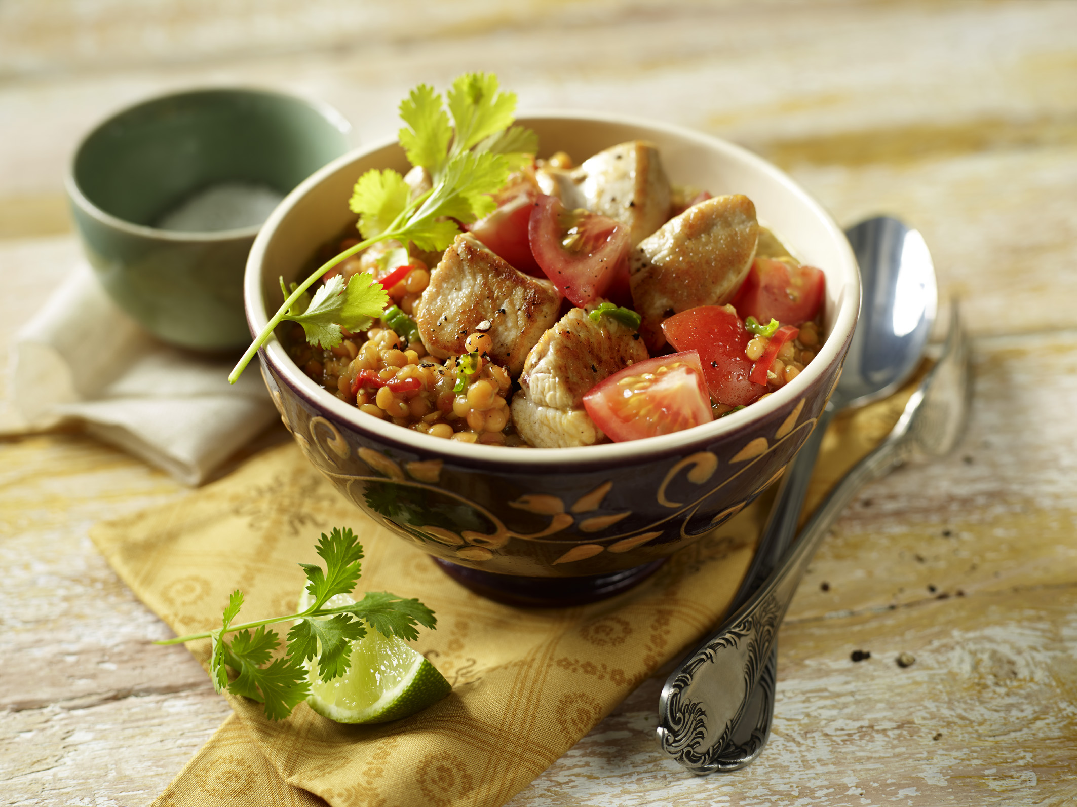 Hähnchen-Curry mit Linsen und Tomaten