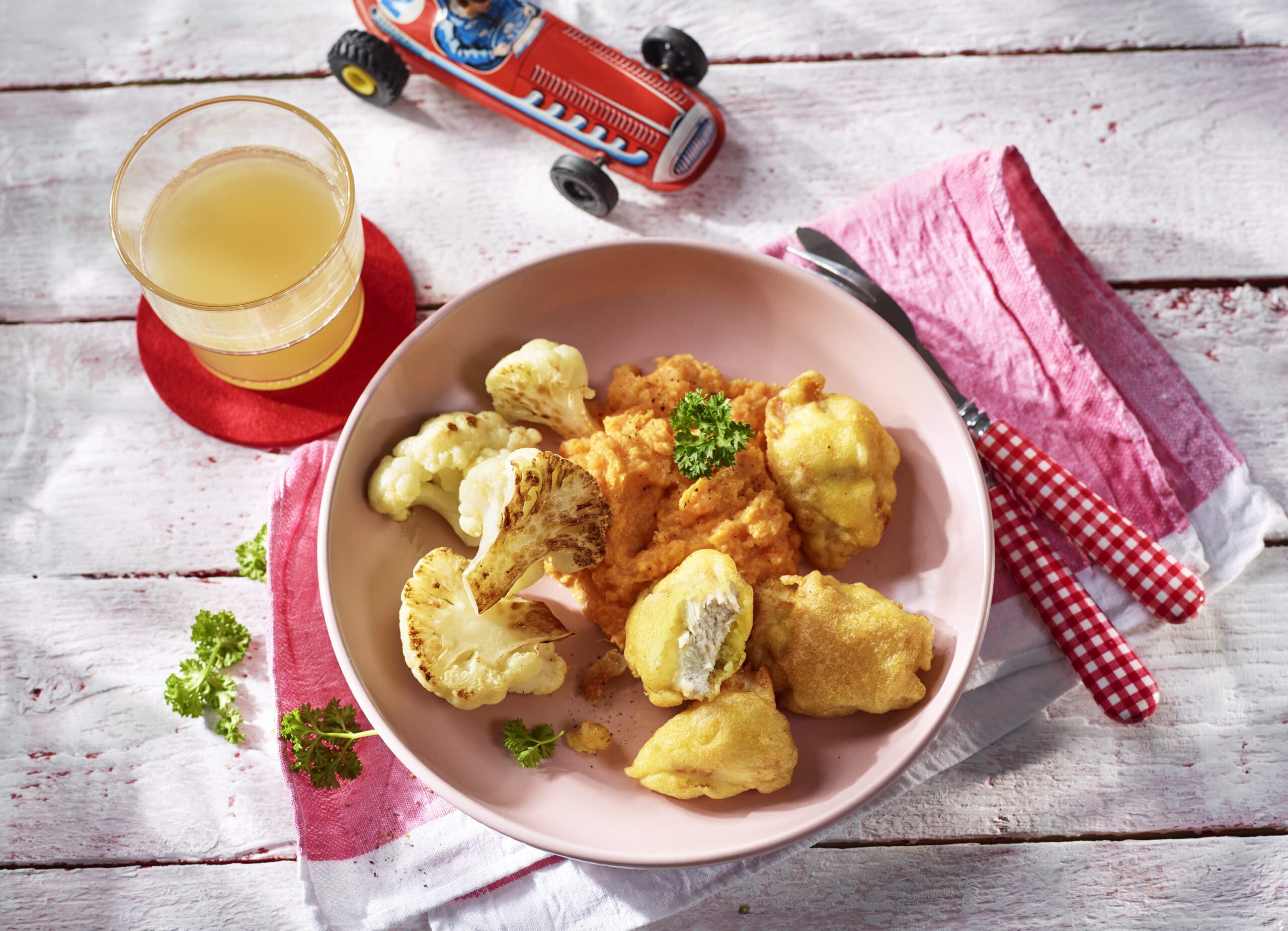 Hähnchennuggets mit Blumenkohl  und Süßkartoffelpüree