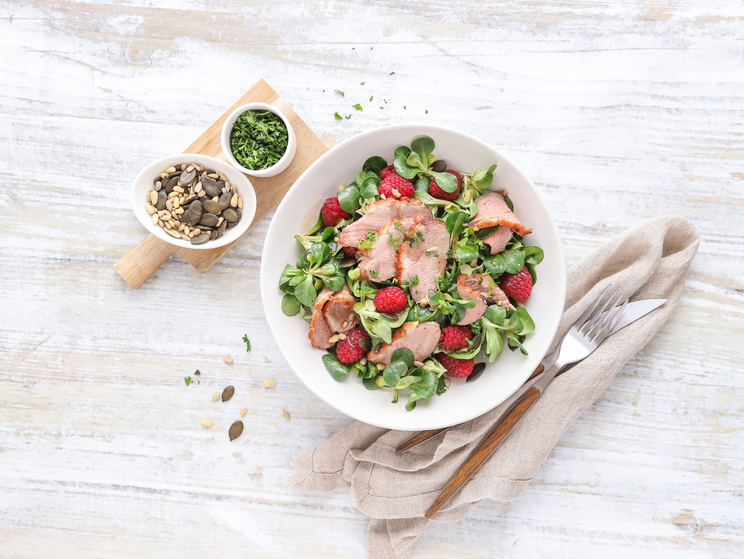 Entenbrustfilet mit Feldsalat und Himbeeren